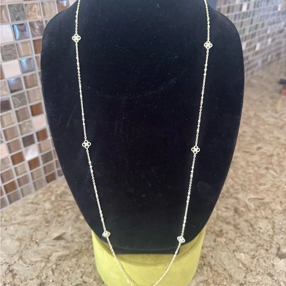 Kendra Scott Gold Chain Necklace with Floral Accents new without tags - Picture 2 of 11